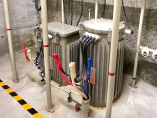 県立芸術大学体育館変圧器修繕工事 の施工写真