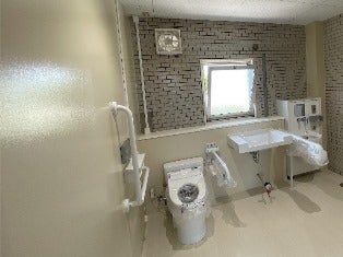 西部保育園始め4施設／トイレ改修工事 の施工写真 2枚目