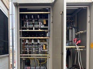 生涯学習プラザ／電気設備（高圧負荷開閉器）修繕 の施工写真 2枚目