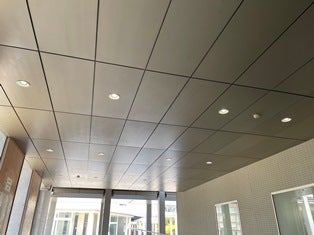 愛知県立大学A棟1階廊下等ダウンライト取替修繕 の施工写真