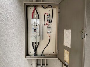某所集合住宅　分電盤更新工事 の施工写真 2枚目