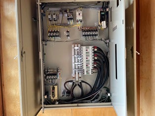 某所集合住宅　分電盤更新工事 の施工写真 8枚目