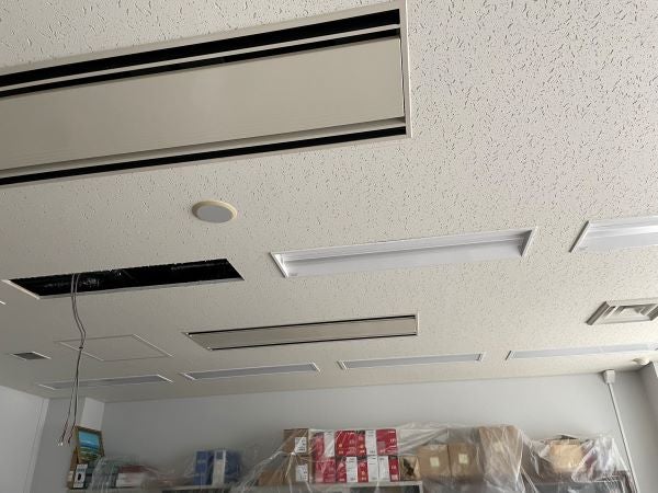 【長久手】A棟1階事務部門長室内照明器具取替 の施工写真