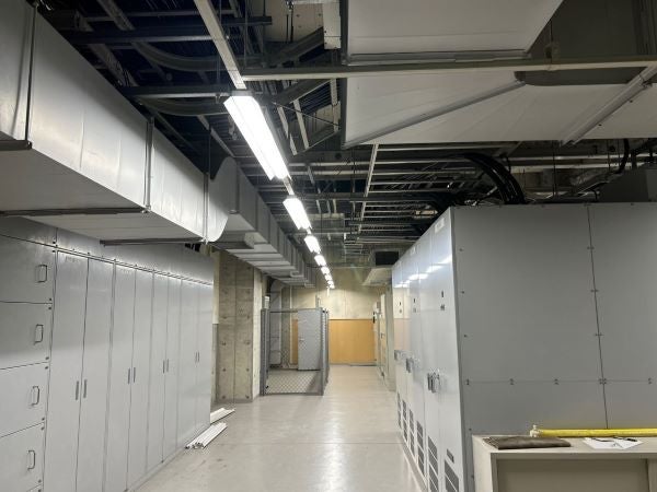 長久手キャンパスE棟地下~2階照明等更新 の施工写真