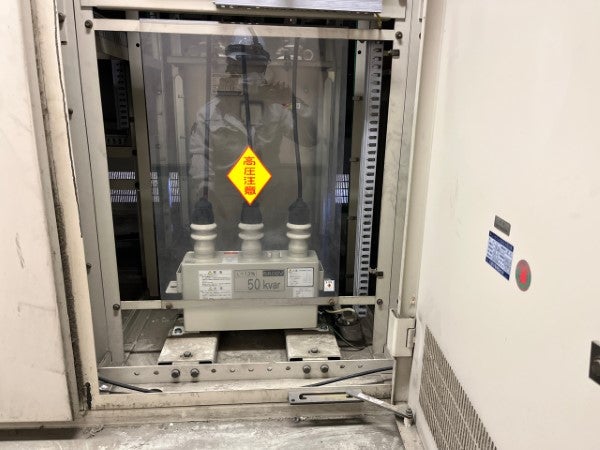 スポーツセンター電気室/受変電設備改修工事 の施工写真