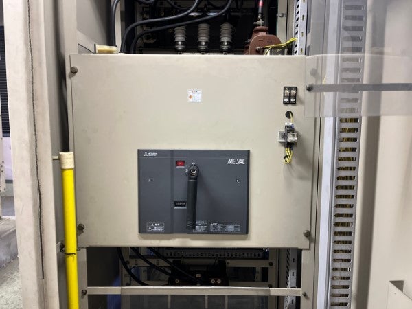 スポーツセンター電気室／受変電設備改修工事 の施工写真 2枚目