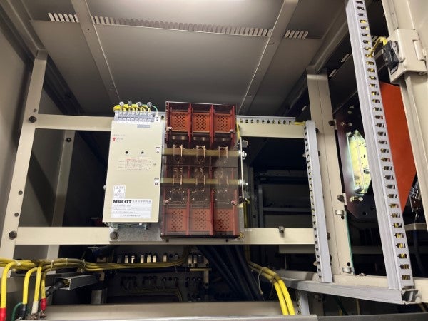 スポーツセンター電気室／受変電設備改修工事 の施工写真 3枚目