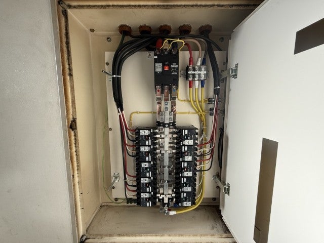 某所工場　分電盤更新工事 の施工写真 6枚目