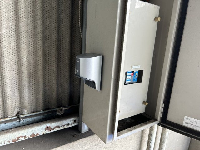 知多保健所電気自動車充電設備工事 の施工写真 3枚目